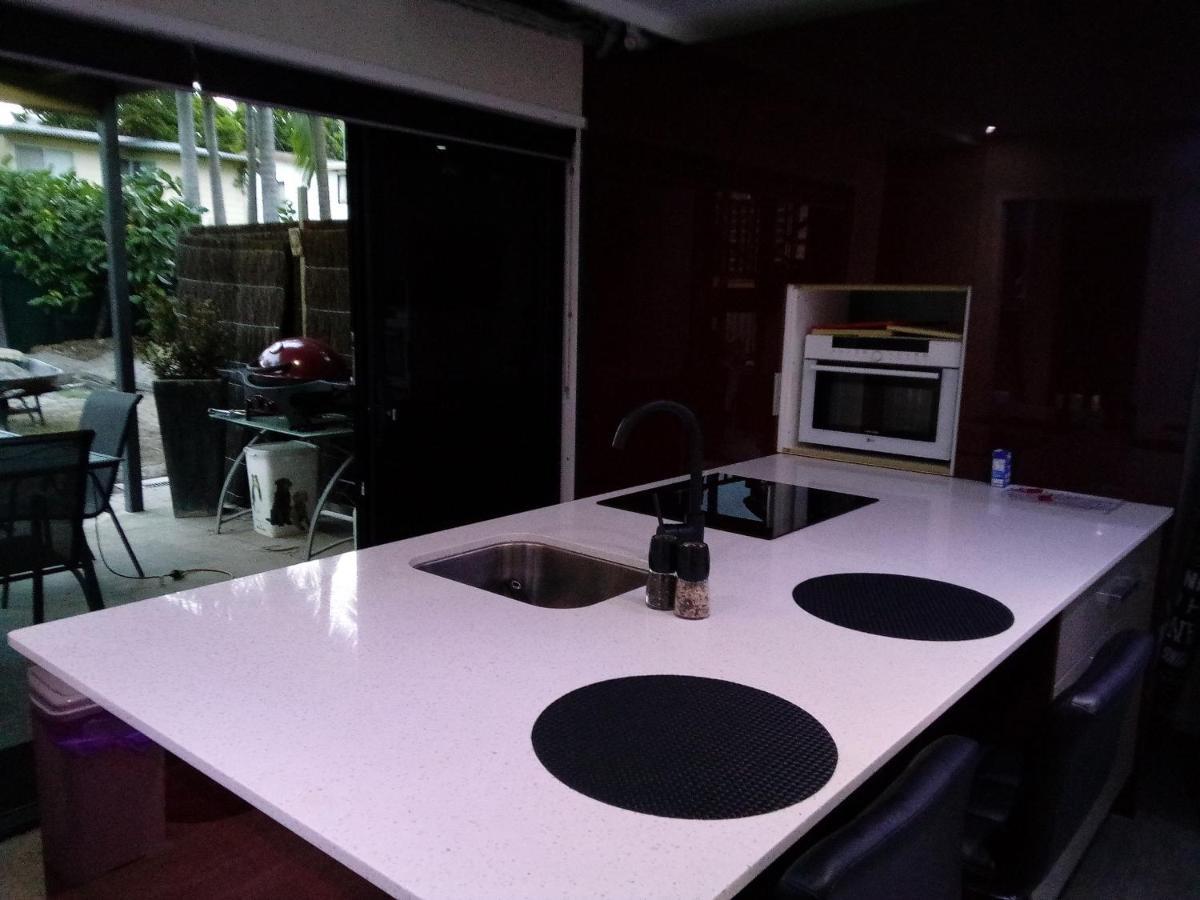 Southport-Dandar Apartment Gold Coast Exterior photo
